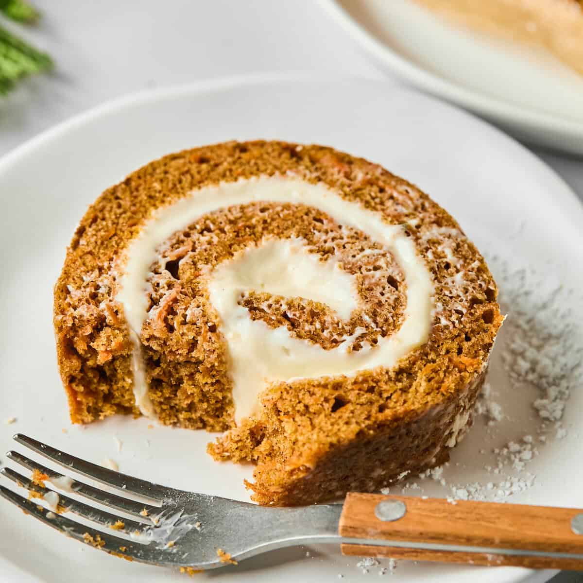 Protein Carrot Cake Roll (8g protein per slice!) Protein Carrot Cake Roll (8g protein per slice!)