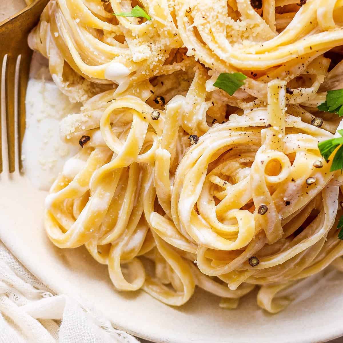 Cottage Cheese Alfredo (high-protein!) – Fit Foodie Finds Cottage Cheese Alfredo (high-protein!) – Fit Foodie Finds